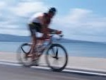 私もビビりながらロードバイクに乗っています。一般道が怖い。